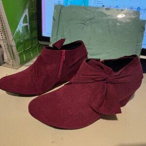 Angel Steps Plum Faux Suede Zip Bow Ankle 3" Wedge Heel Boots Sz 9.5 NWOT